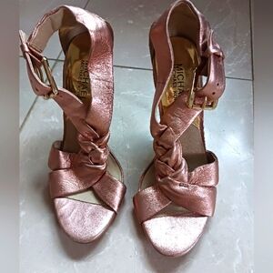 New Michael Kors rose gold leather heels size 6 4" heel